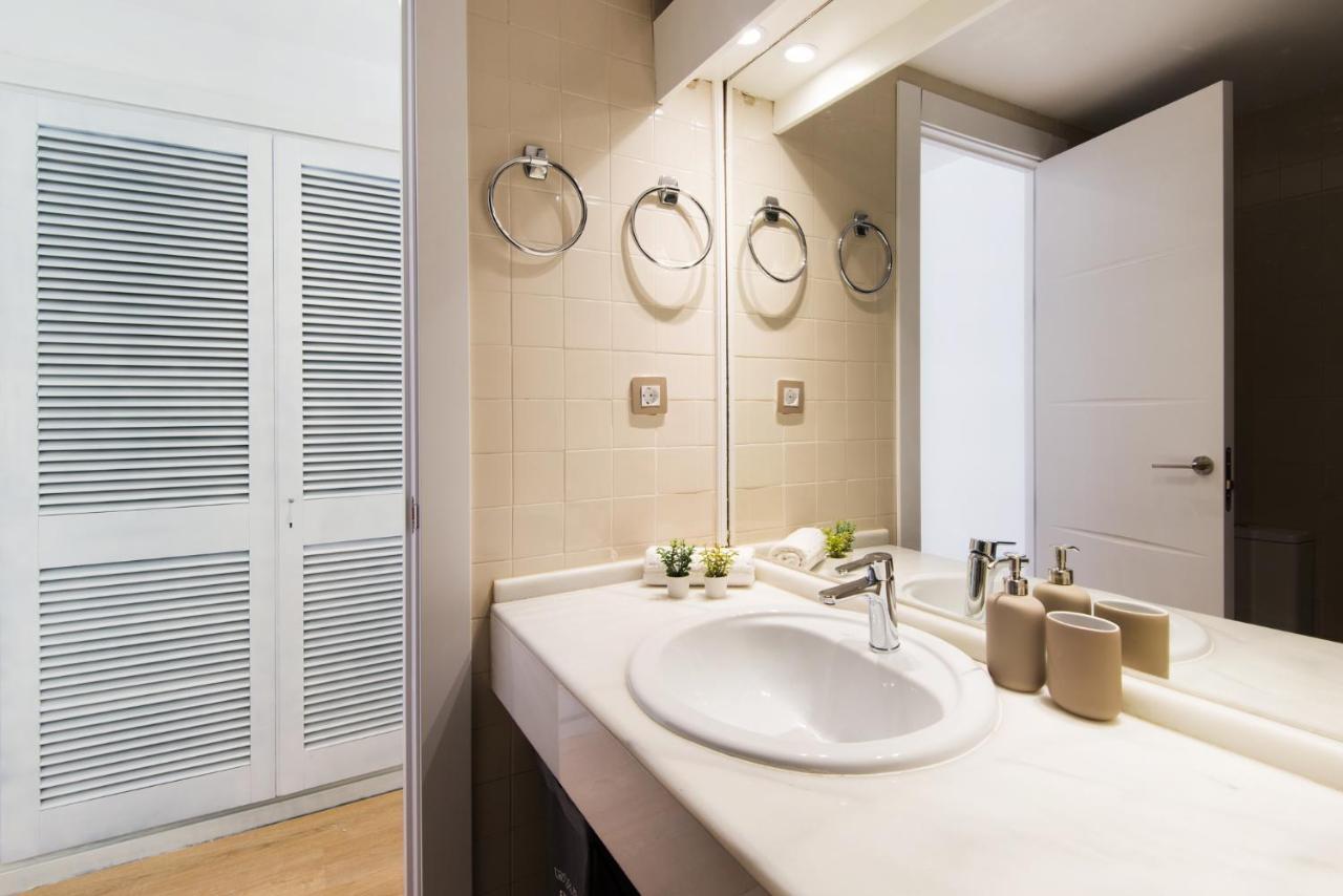 Aloha Puerto Private Apartment 1St Line Carihuela Beach Torremolinos Esterno foto