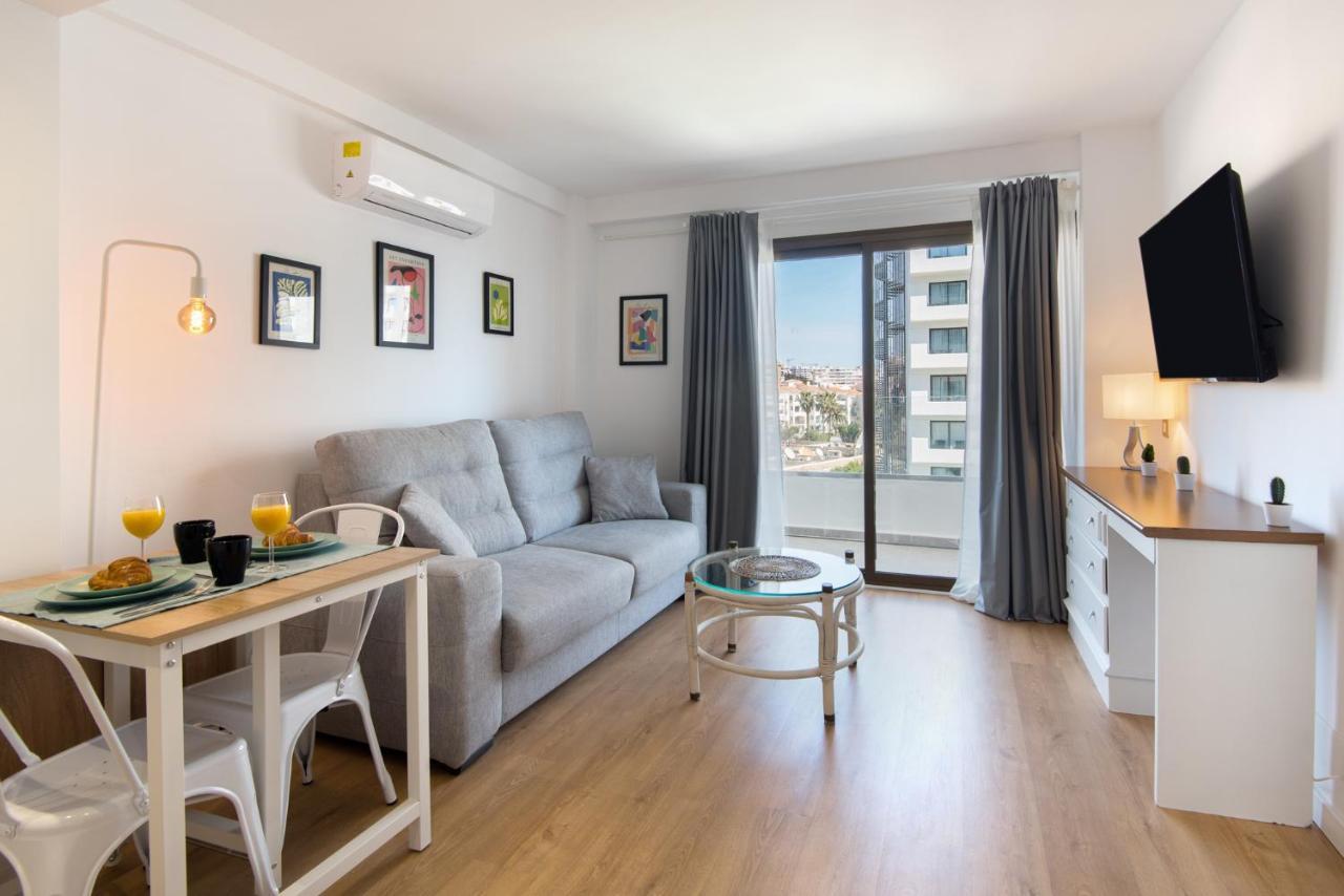 Aloha Puerto Private Apartment 1St Line Carihuela Beach Torremolinos Esterno foto